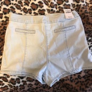 HOLLISTER Vintage Light Denim Shorts